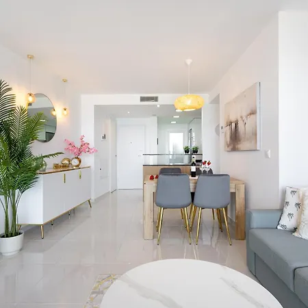 Sea Senses Golden View Apartment