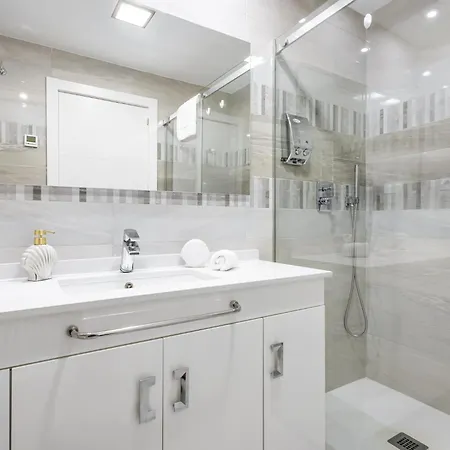 Sea Senses Golden View Apartment